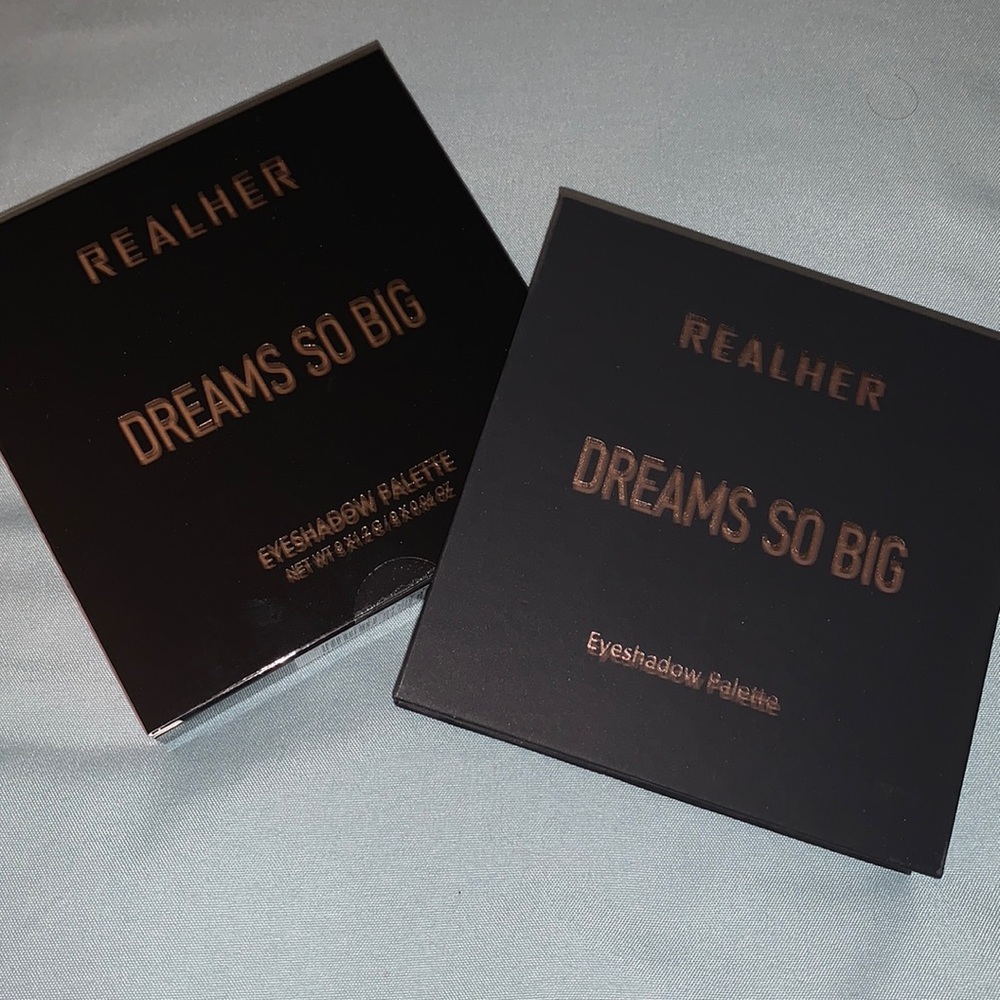 RealHer eyeshadow palette